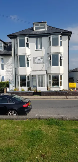 Pebbles beach guest house b&b