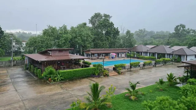 The Pool resort Hotel Phu Wiang : โรงแรม เดอะพูล รีสอร์ท ภูเวียง (สระว่ายน้ำระบบน้ำเกลือ)