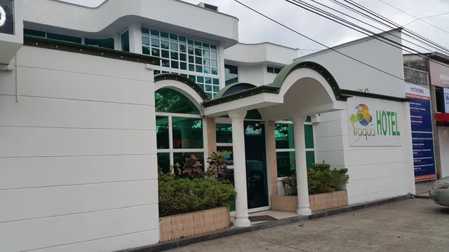 Hotel Iraqúa