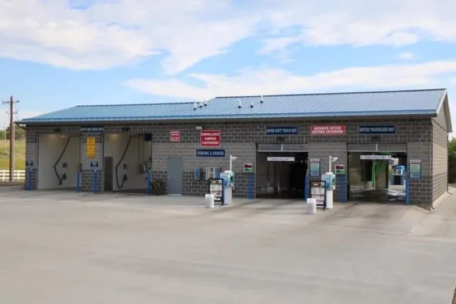 Get'er Clean Car Wash