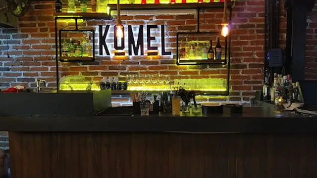 Komel Tacos & Tragos
