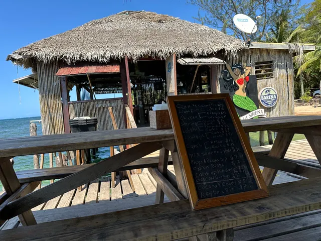 La Sirena de Camp Bay