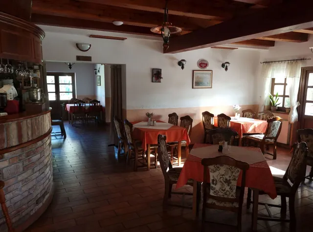 Kádárta Vendéglő Panzió