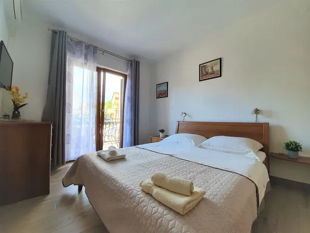 Apartments and Rooms Ivana