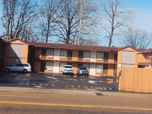 Lamplighter Motor Inn