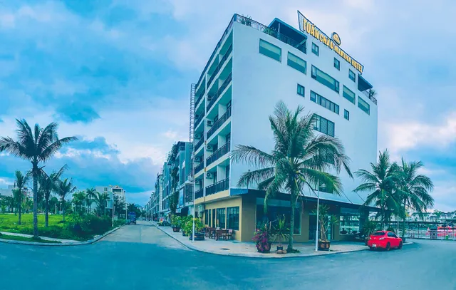 Tuan Chau Marina Hotel
