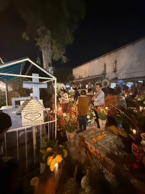 Cementerio de San Andrés Mixquic