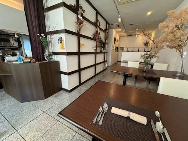 カジュアルフレンチ h