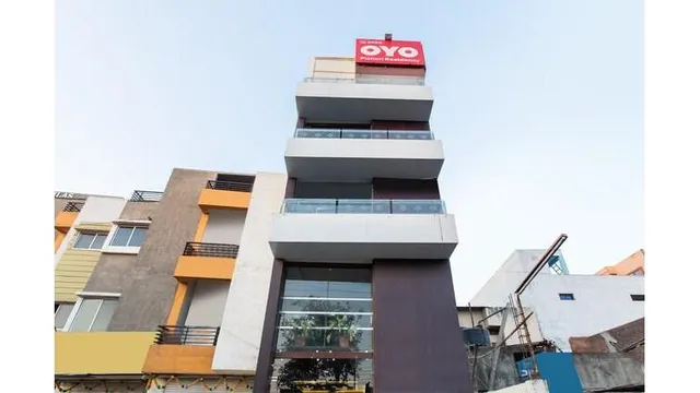 Capital O 8882 Hotel Pishori Residency