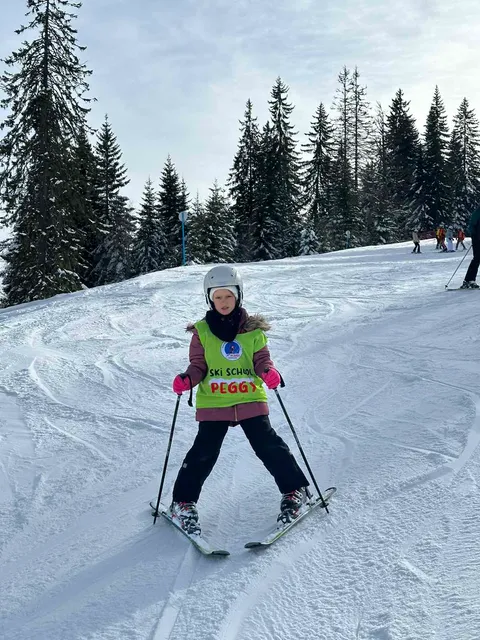 Ski rental & ski school Peggy