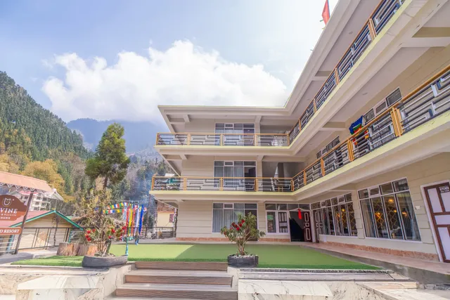 Divine Brookyard Resort