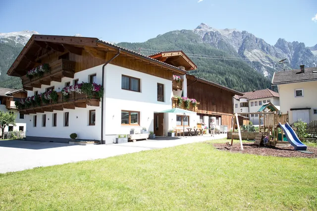 Pension & Ferienwohnung Hieserhof - Neustift im Stubaital