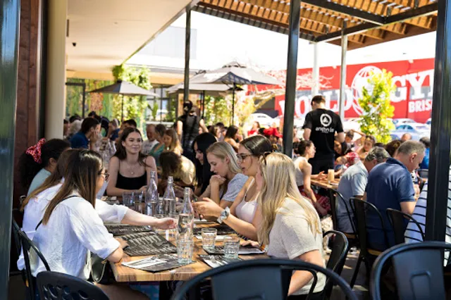 Andonis Cafe & Bar, Yeerongpilly