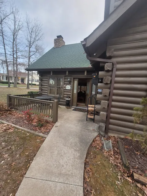 Hidden Falls Log Cabin Rentals - Aspen Cabin