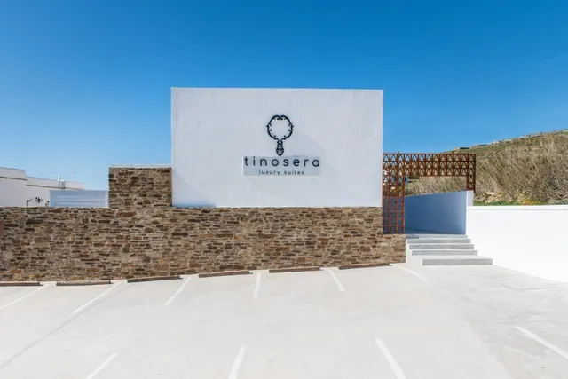 Tinosera Luxury Suites