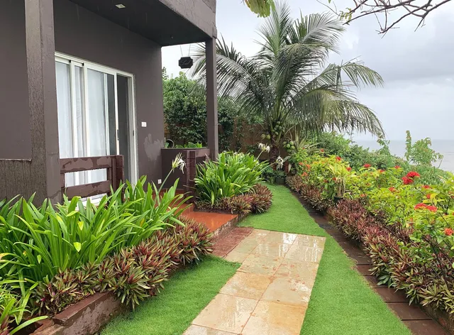 Red Thread Vagator (Shalai - The Cliff Resort)