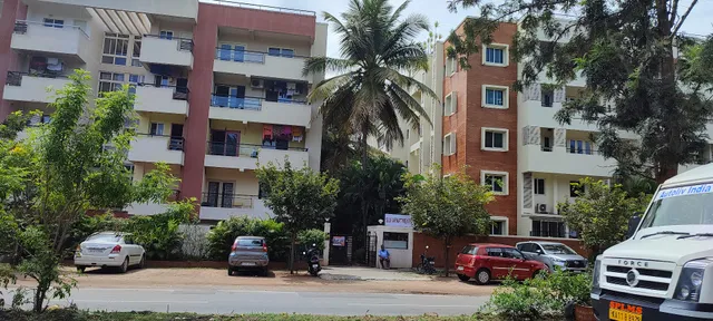 Happy Vibes Service Apartment