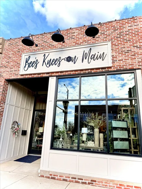Bee’s Knees on Main