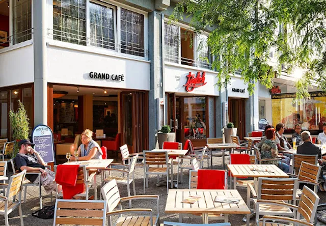 Grand Café täglich