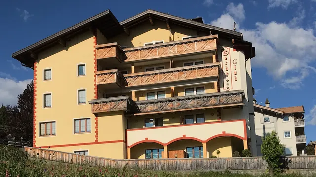 Derby Club Residence