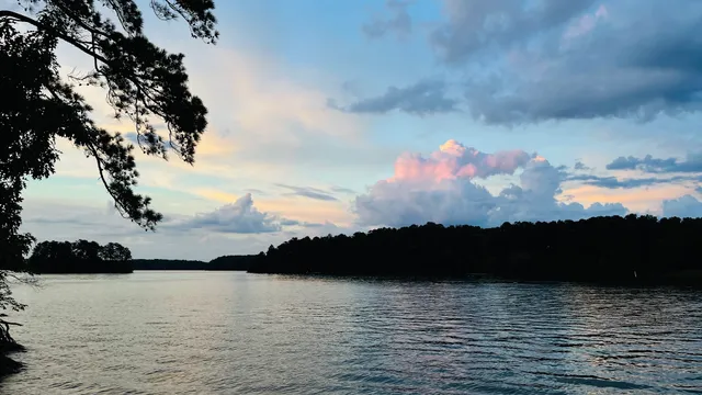 Buford Dam Park Fishing Pier