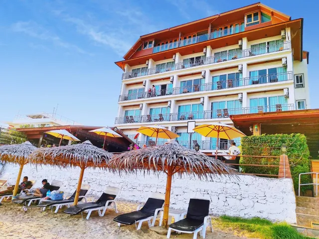 THE LORD NELSON HOTEL BAN CHANG