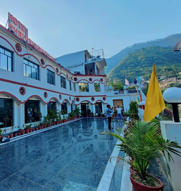 Shri Krishna Palace Hotel