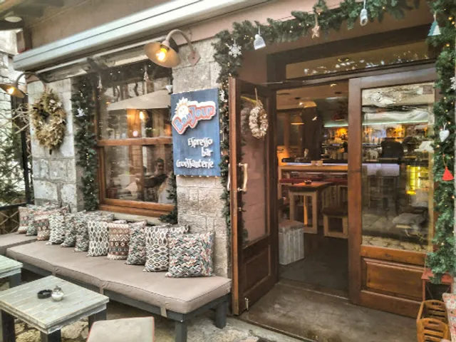 Bonjour Cafe Snack Bar