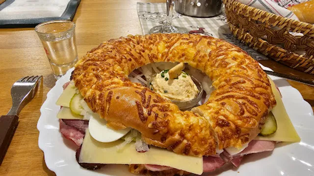 Weinbau u. Heuriger Gramer