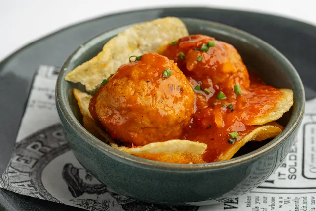 BRUNCHEO. Breakfast, tapas and wines