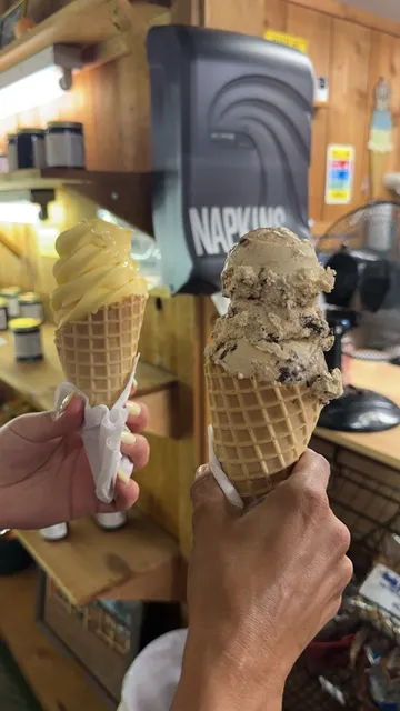 Maxwell Groves Country Store