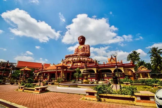 Wat Machimmaram (Big Sitting Buddha)