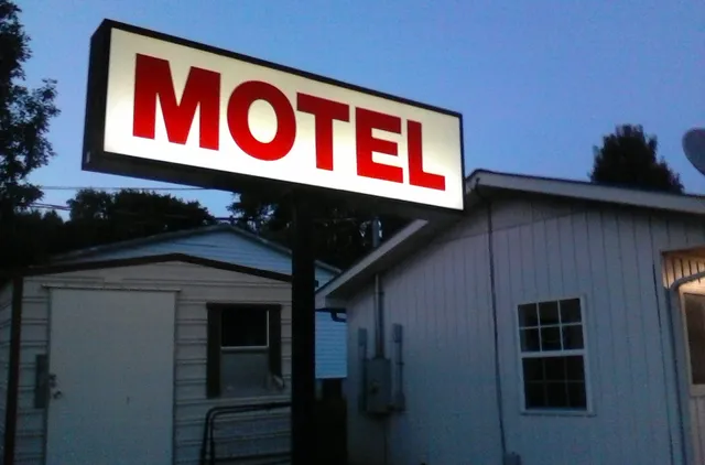 Clifton Motel & Efficiency