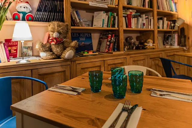 L'Ours Brun, café culturel, restaurant, salon de thé et espaces de coworking