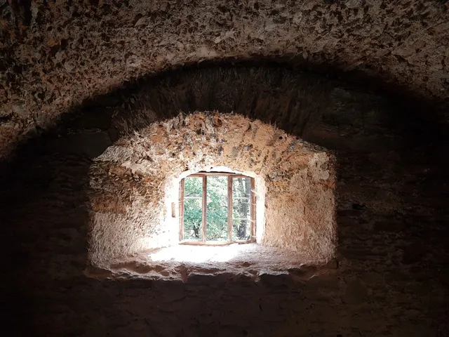 Nový Hrádek u Lukova (Neuhäusel) Castle Ruins