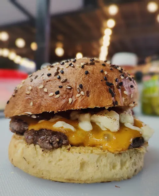 Las Thunder - Burger House & More