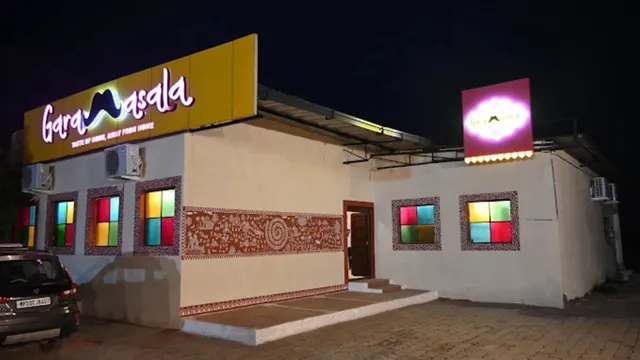 Garam masala restaurant by 7 vachan