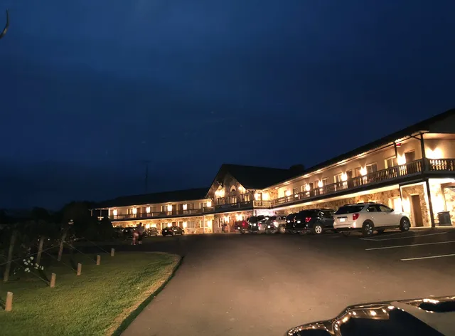 Guggisberg Swiss Inn-Ohio Amish Country