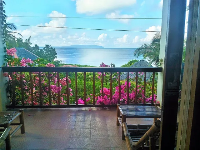 La Luna Beach Resort