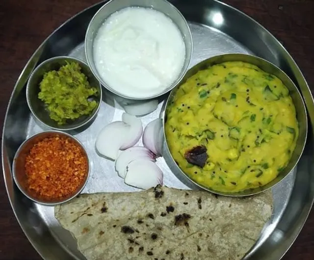 OYO HOME 85312 Manshanti Cottage