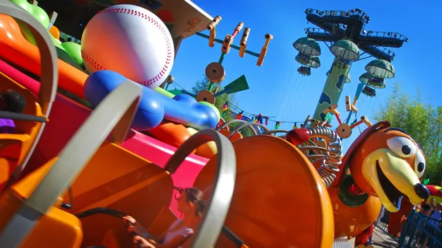 Slinky Dog Zigzag Spin