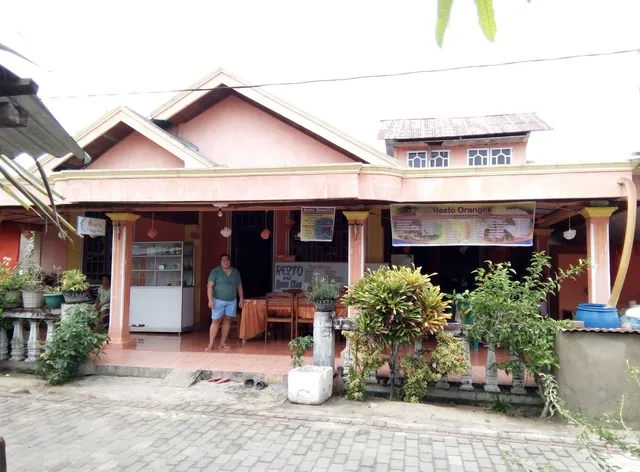 Novita Homestay & Resto Orange