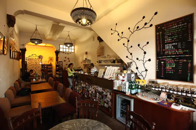 Eddie's Cafe Et Tiramisu