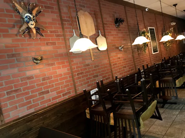 Luna Rossa Restaurant and Pizzeria