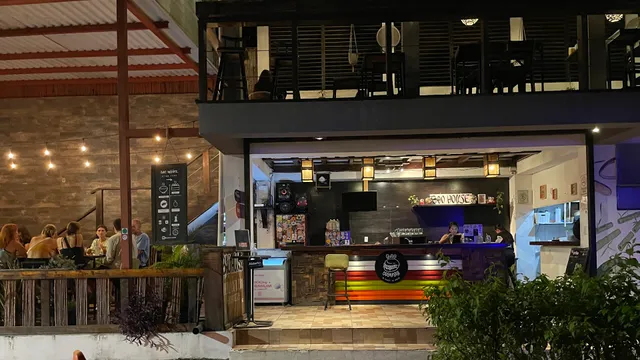 Bao House Playa El Tunco