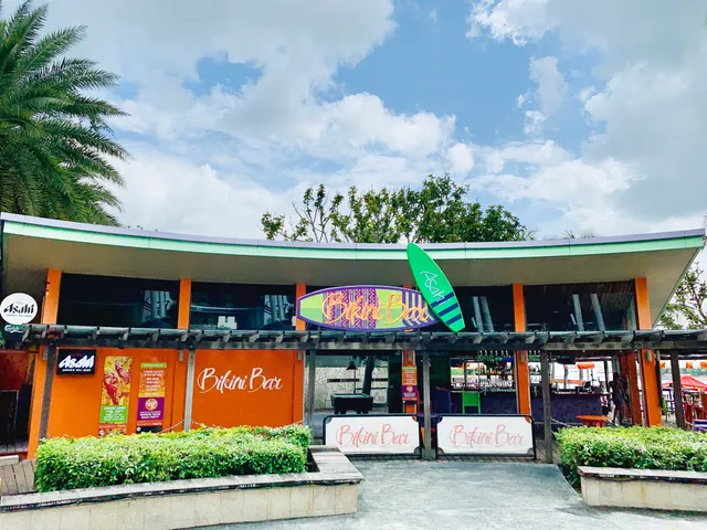 Bikini Bar - Beachfront Bar on Siloso Beach, Sentosa