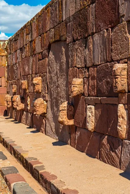 Templete semisubterráneo