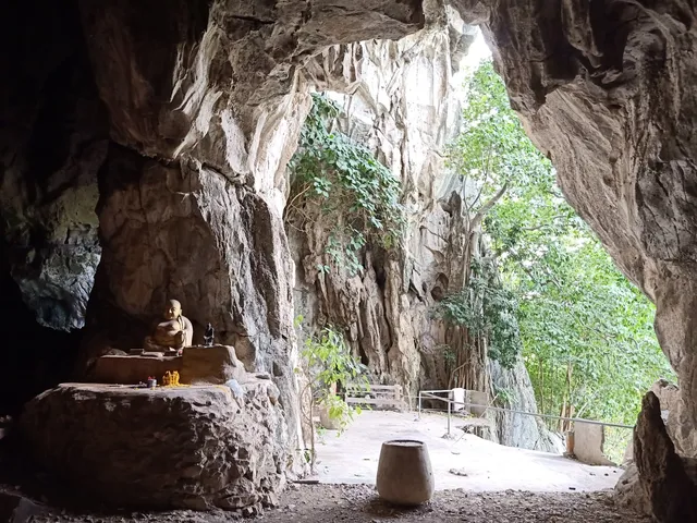 Wiman Chakri Cave