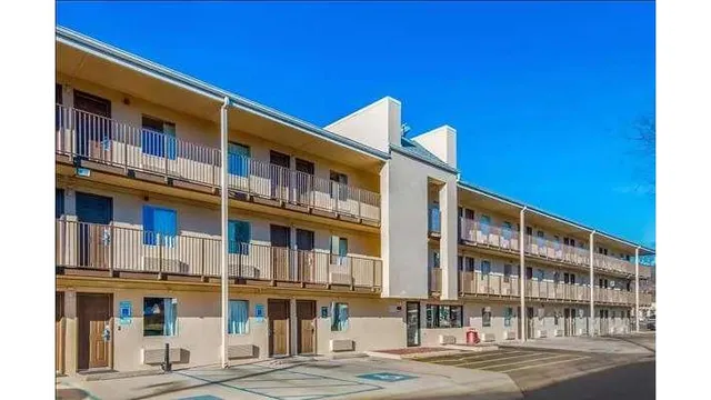 Days Inn by Wyndham Charleston WV