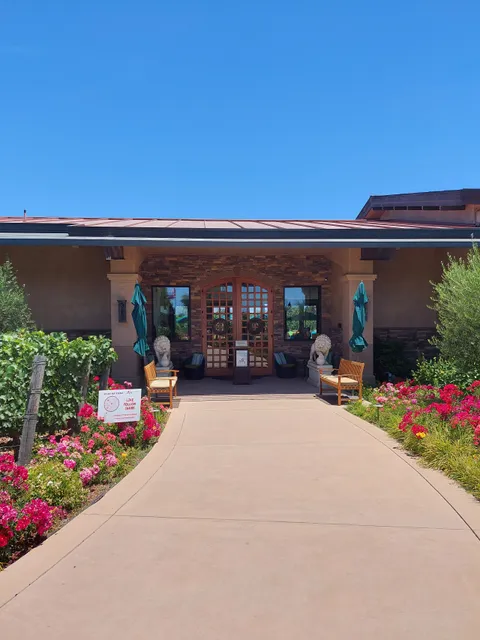 Vincent Vineyards & Winery